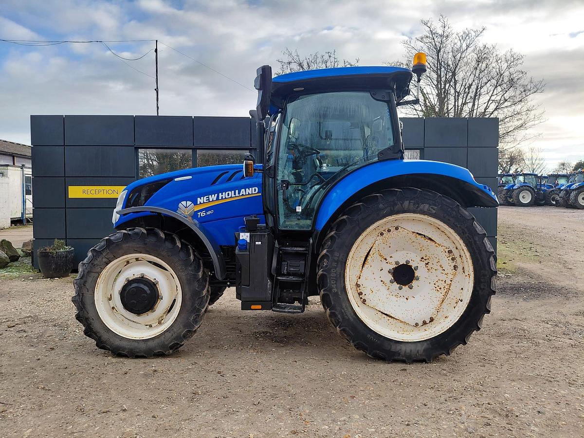 Used 2024 NEW HOLLAND T6.180