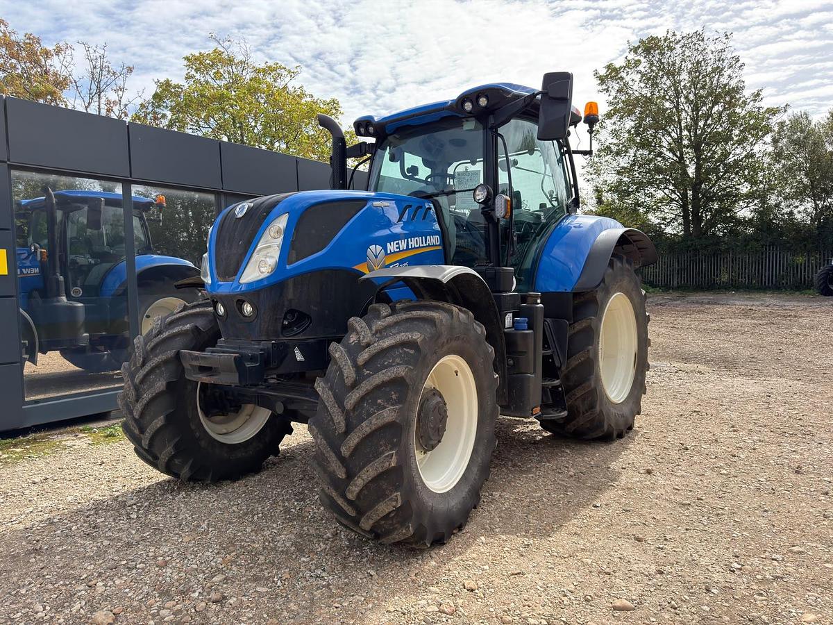 Used 2024 NEW HOLLAND T7.225