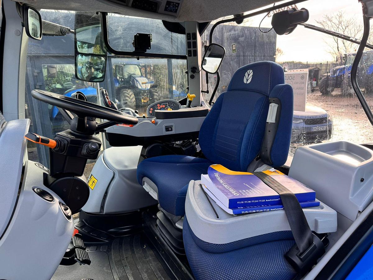 Used 2024 NEW HOLLAND T7.225 AUTO COMMAND
