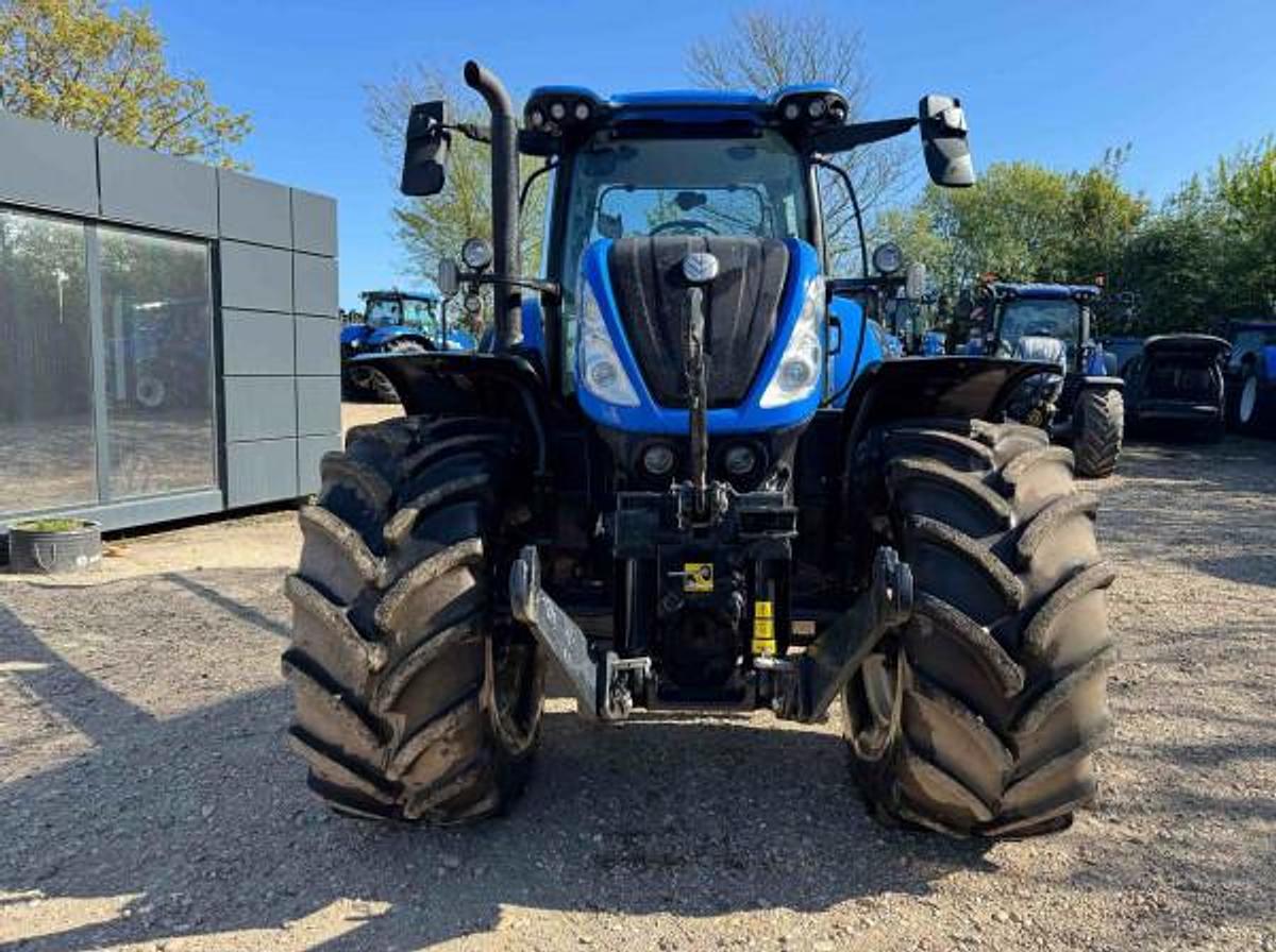 Used NEW HOLLAND T7.270 AUTO COMMAND