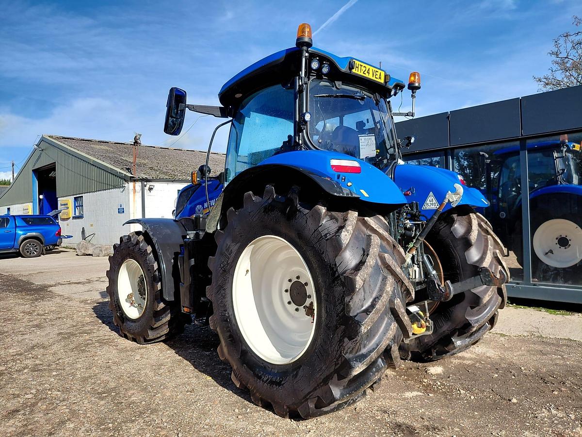 Used 2024 NEW HOLLAND T7.225 AUTO COMMAND
