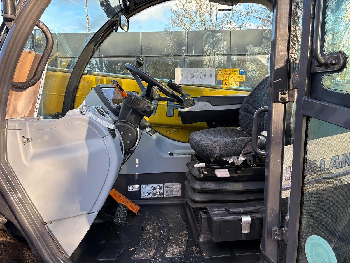 Used 2024 NEW HOLLAND TH7.42 Elite