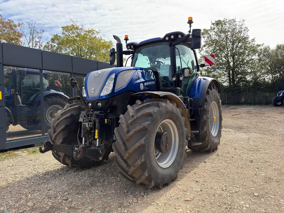 Used 2024 NEW HOLLAND T7.300 PLMI AUTO COMMAND
