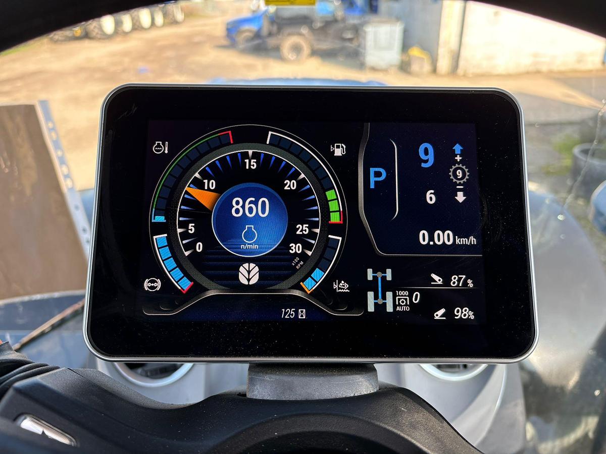 Used 2025 NEW HOLLAND T7.245 POWER COMMAND