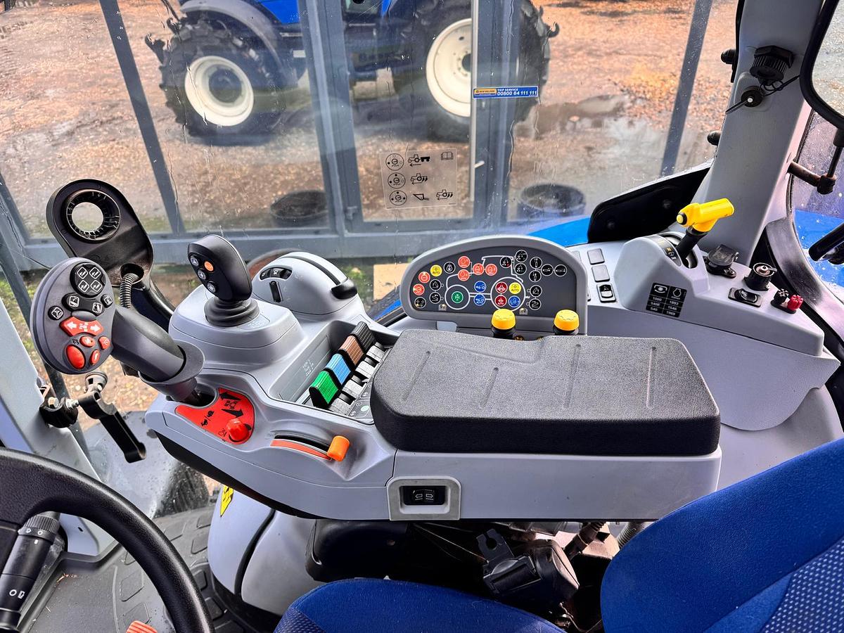 Used 2022 NEW HOLLAND T7.225 AUTO COMMAND