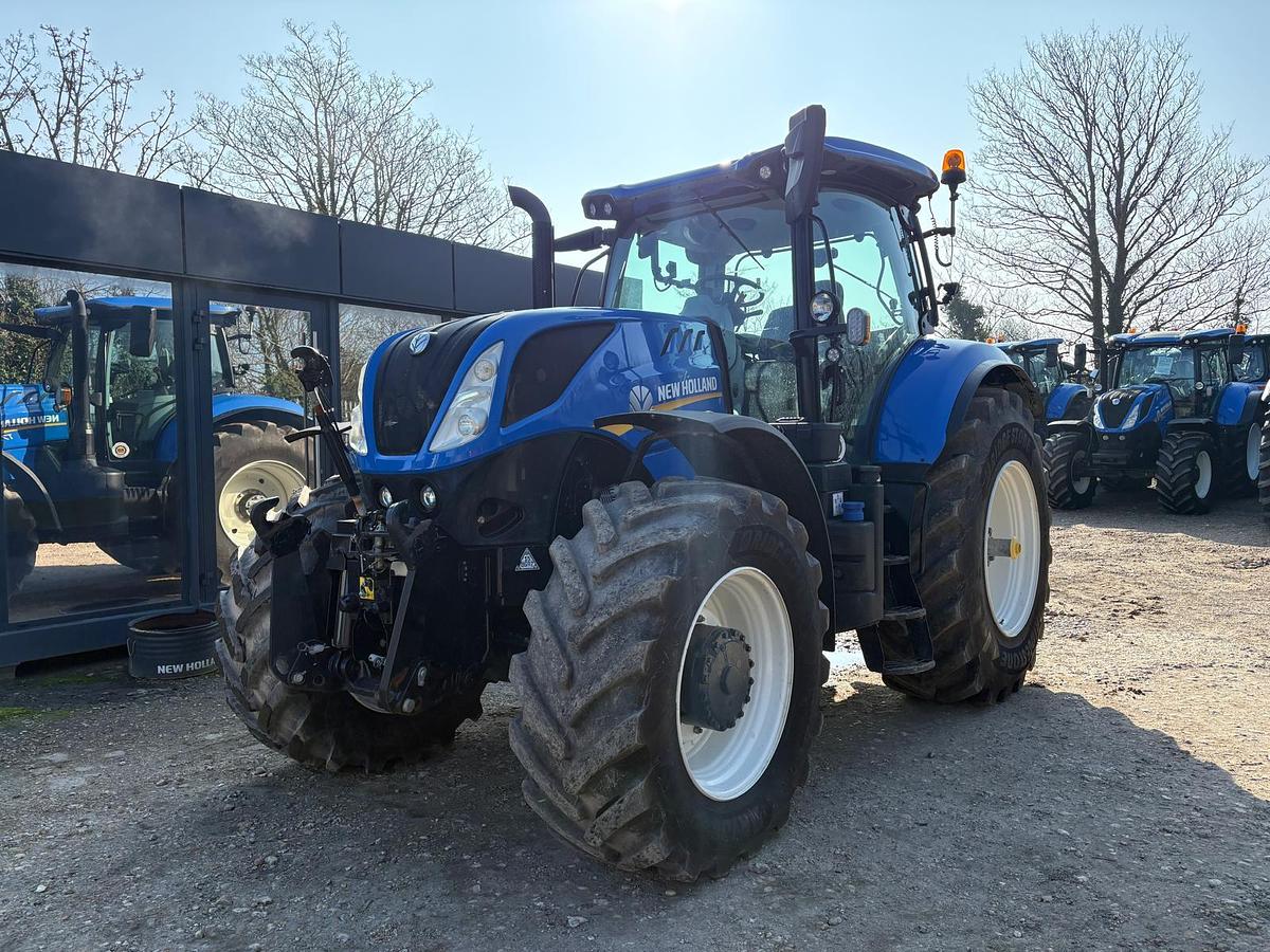 Used 2023 NEW HOLLAND T7.260 POWER COMAND