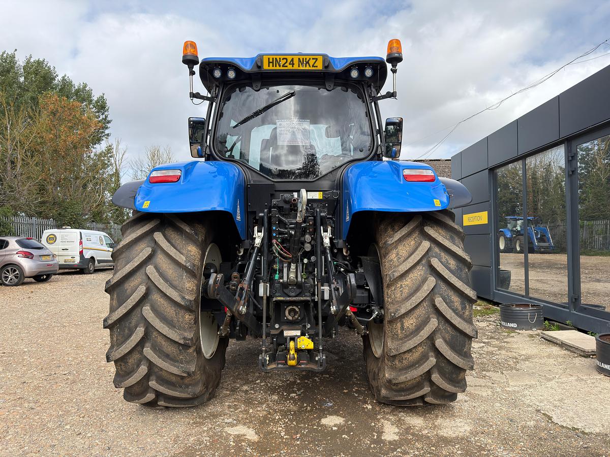 Used 2024 NEW HOLLAND T7.225