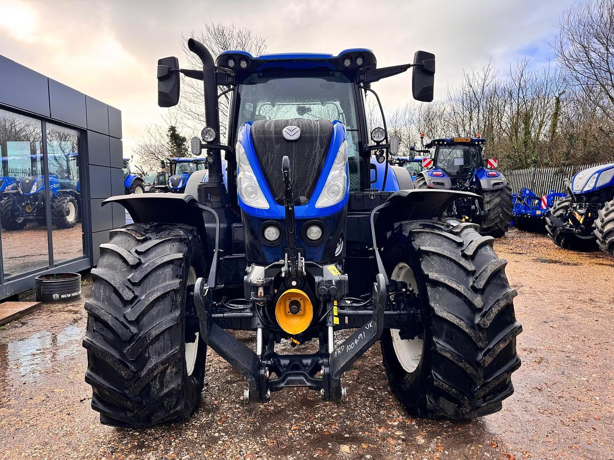 Used 2022 NEW HOLLAND T7.225 AUTO COMMAND