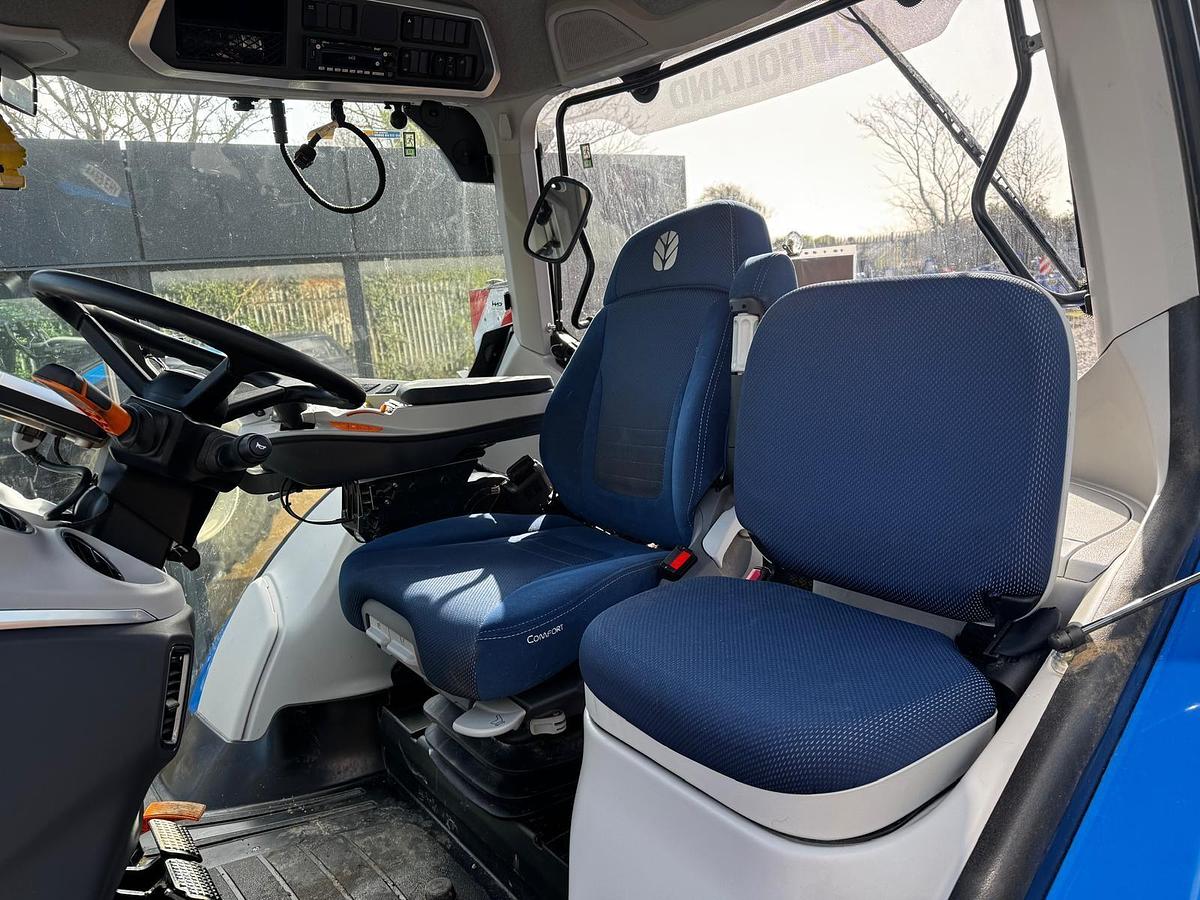 Used 2025 NEW HOLLAND T7.270 AUTO COMMAND