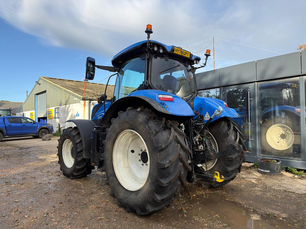 Used 2025 NEW HOLLAND T7.225