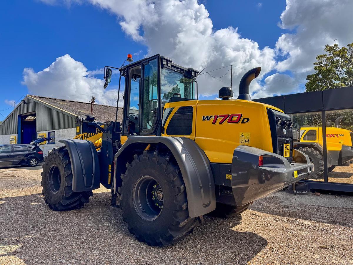 Used NEW HOLLAND W170 D
