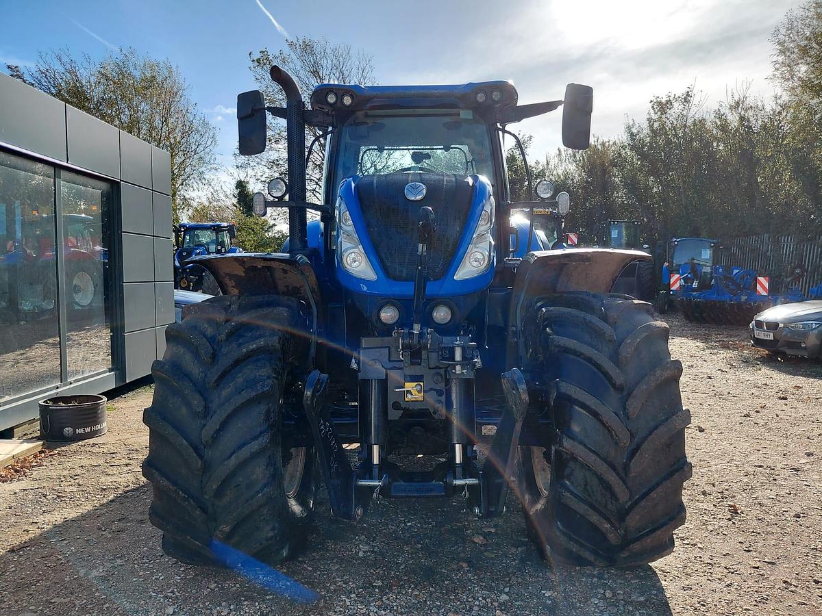 Used 2024 NEW HOLLAND T7.225 AUTO COMMAND