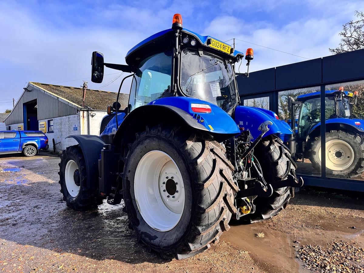 Used 2024 NEW HOLLAND T7.225 AUTO COMMAND