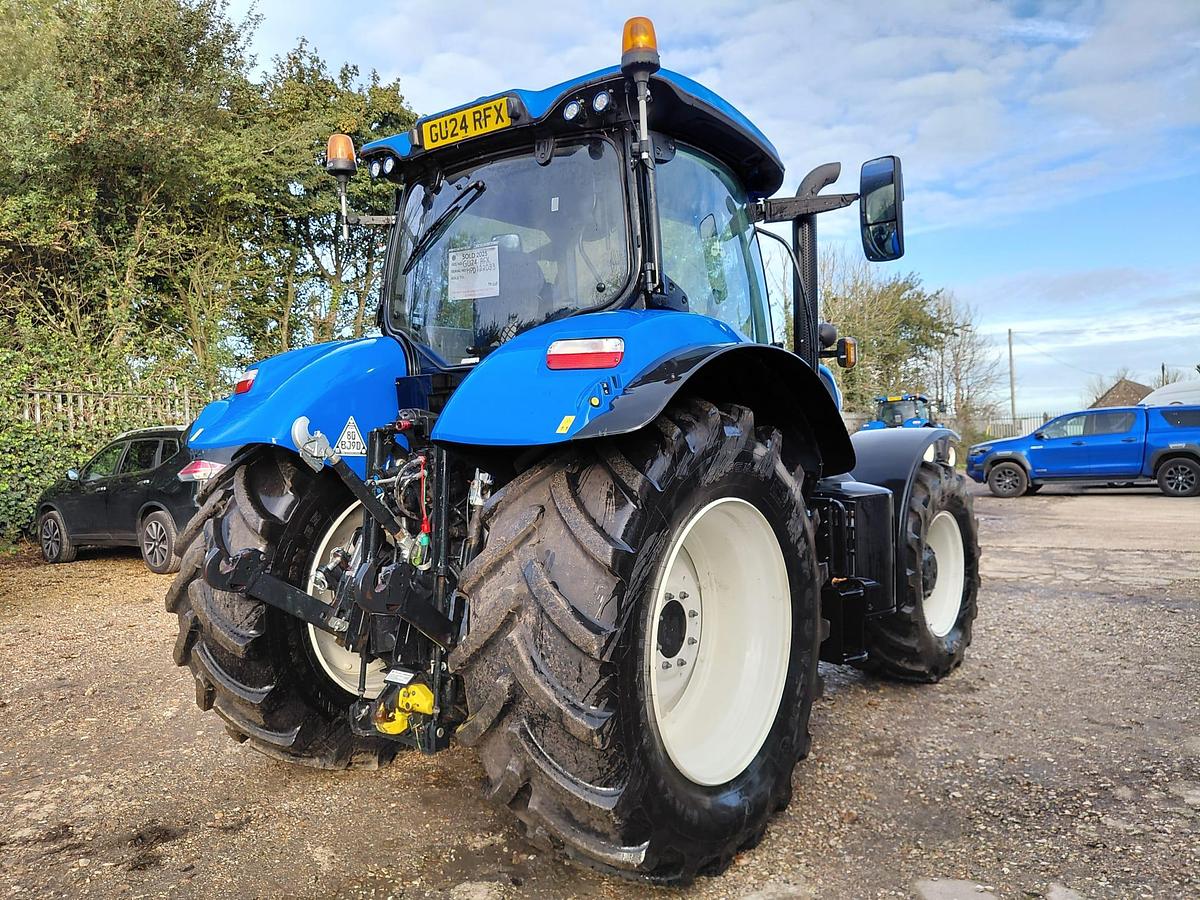 Used 2024 NEW HOLLAND T7.225 AUTO COMMAND