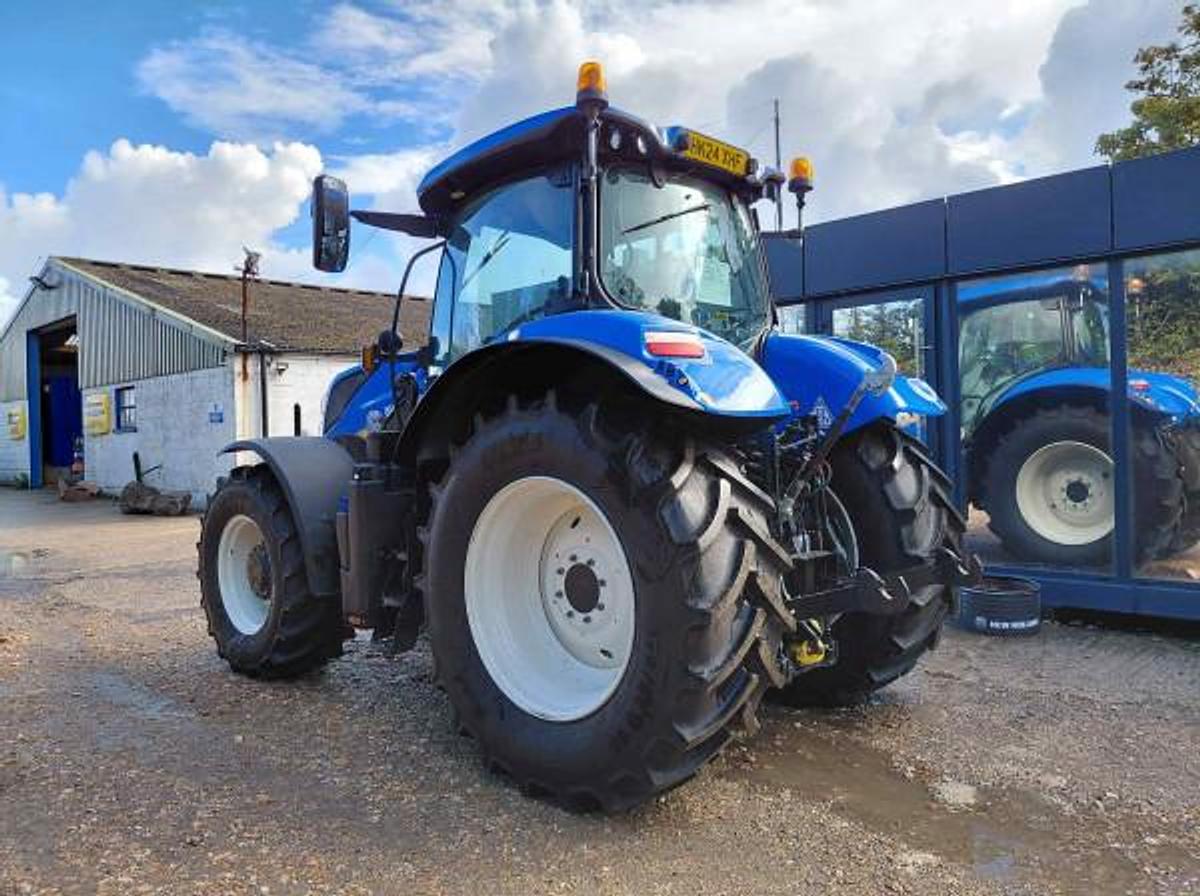 Used NEW HOLLAND T7.210