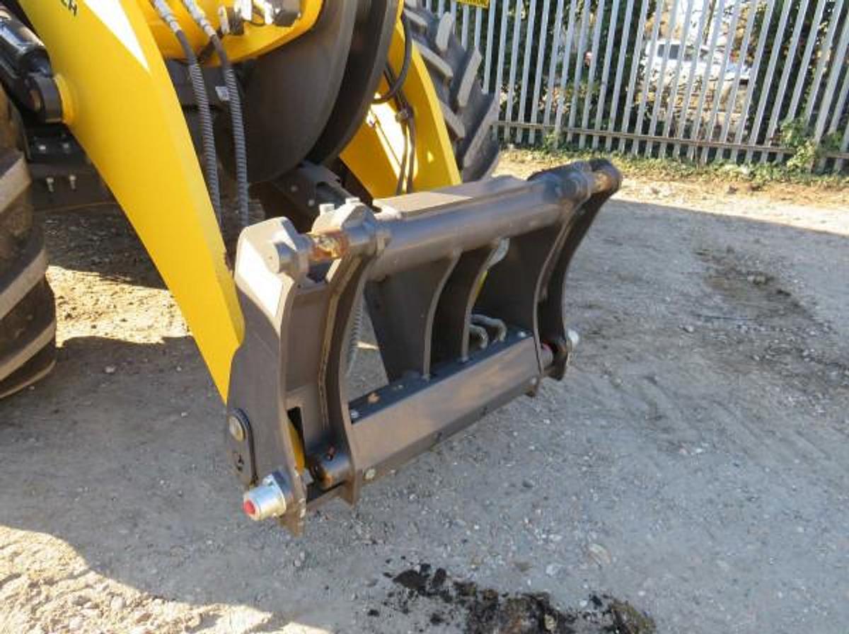 Used NEW HOLLAND W170 D