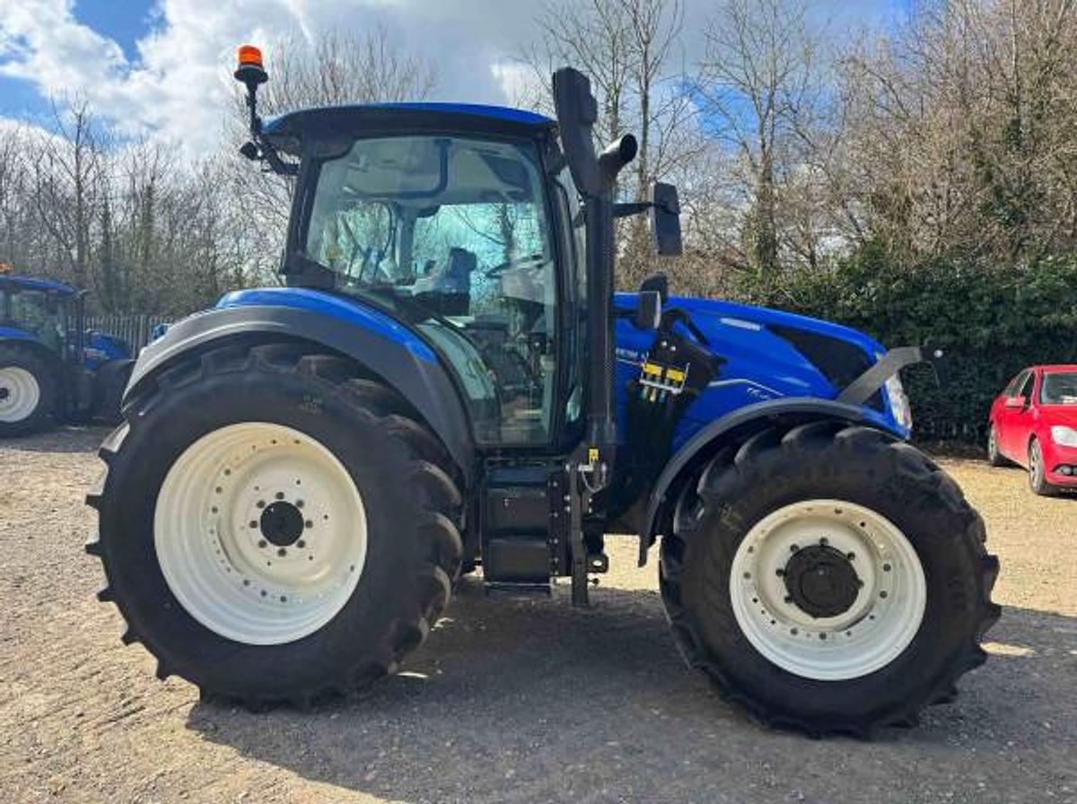Used NEW HOLLAND T5.140 DYNAMIC COMMAND