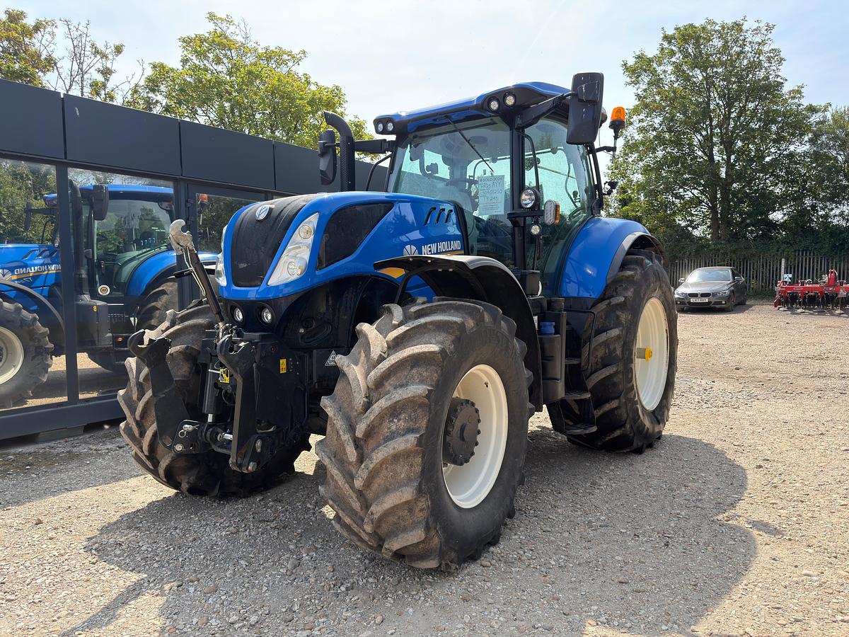 Used 2025 NEW HOLLAND T7.245 POWER COMMAND