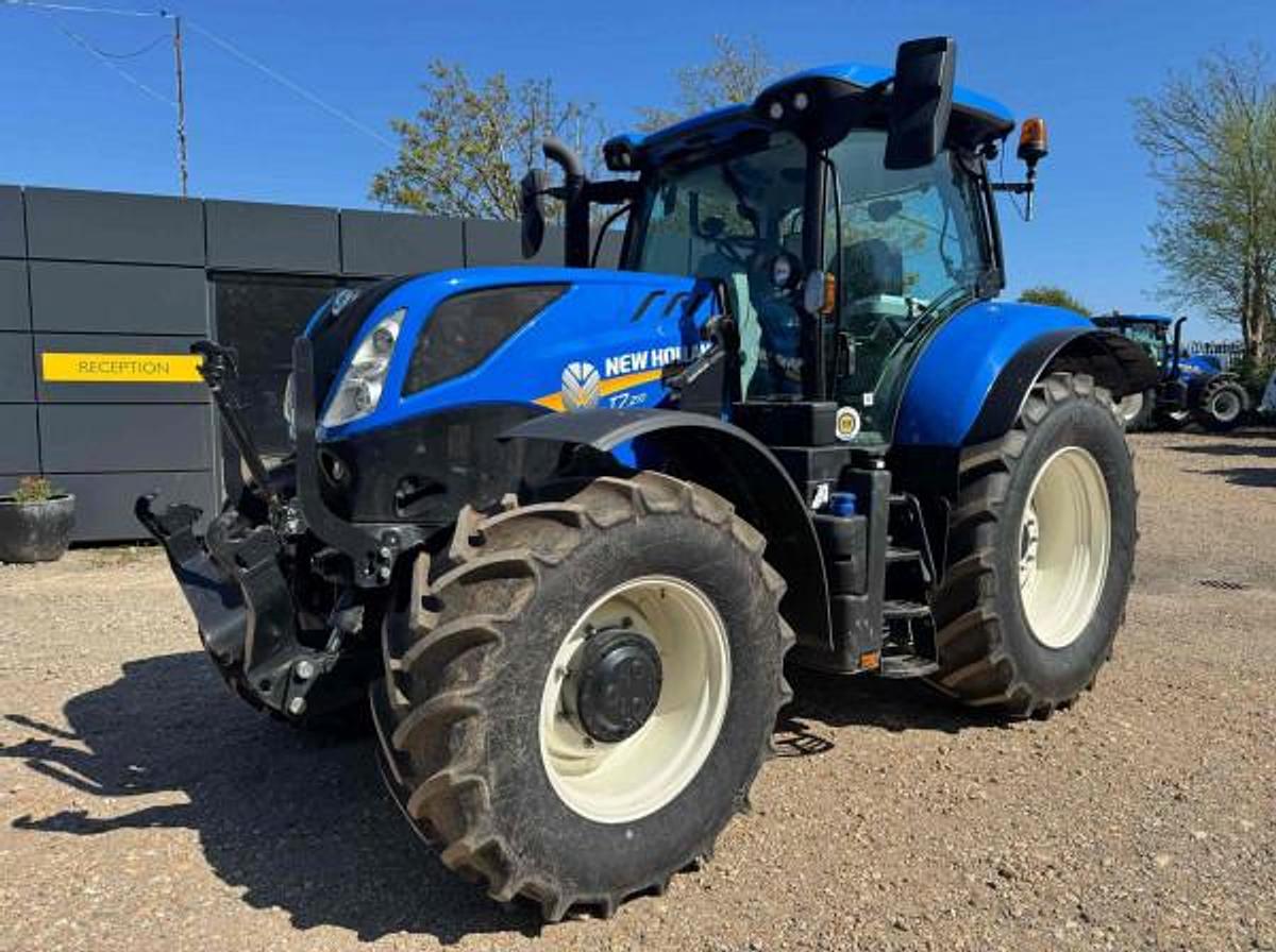 Used NEW HOLLAND T7.210