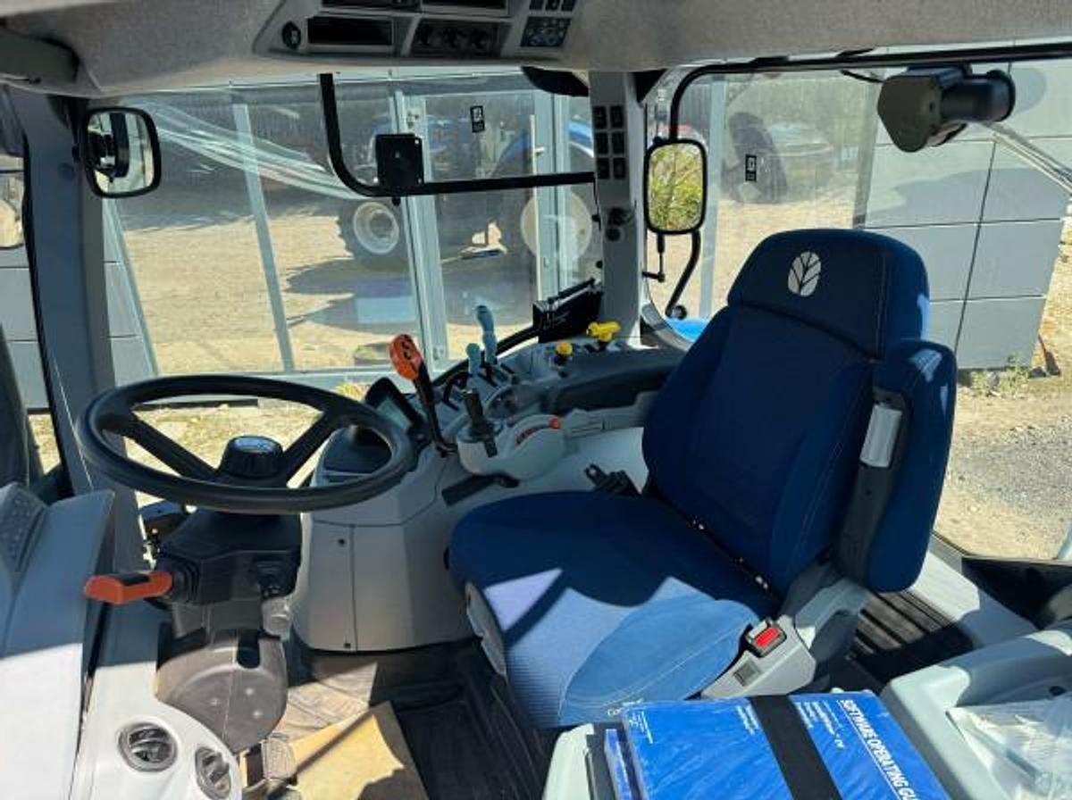 Used NEW HOLLAND T7.210