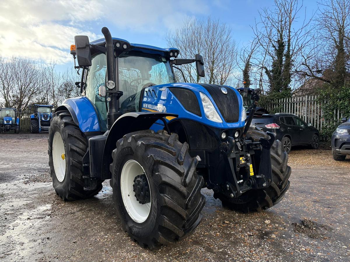 Used 2024 NEW HOLLAND T7.270 AUTO COMMAND