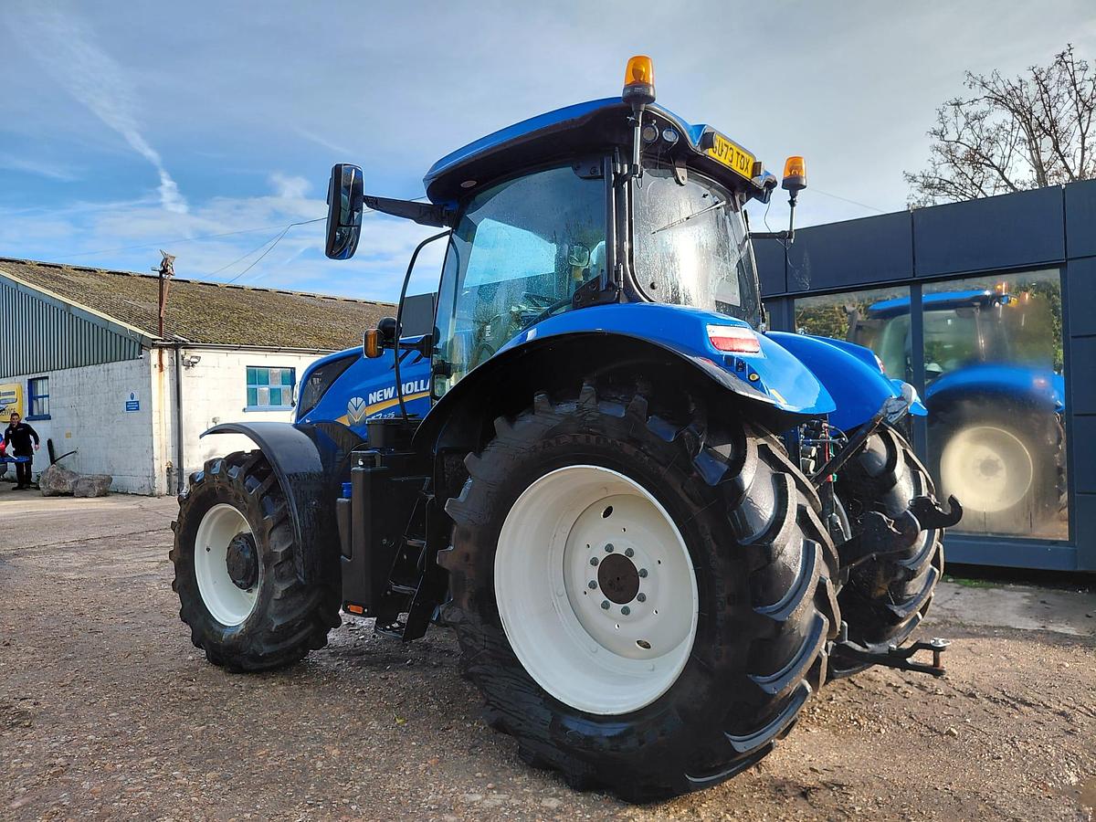 Used 2024 NEW HOLLAND T7.225 AUTO COMMAND