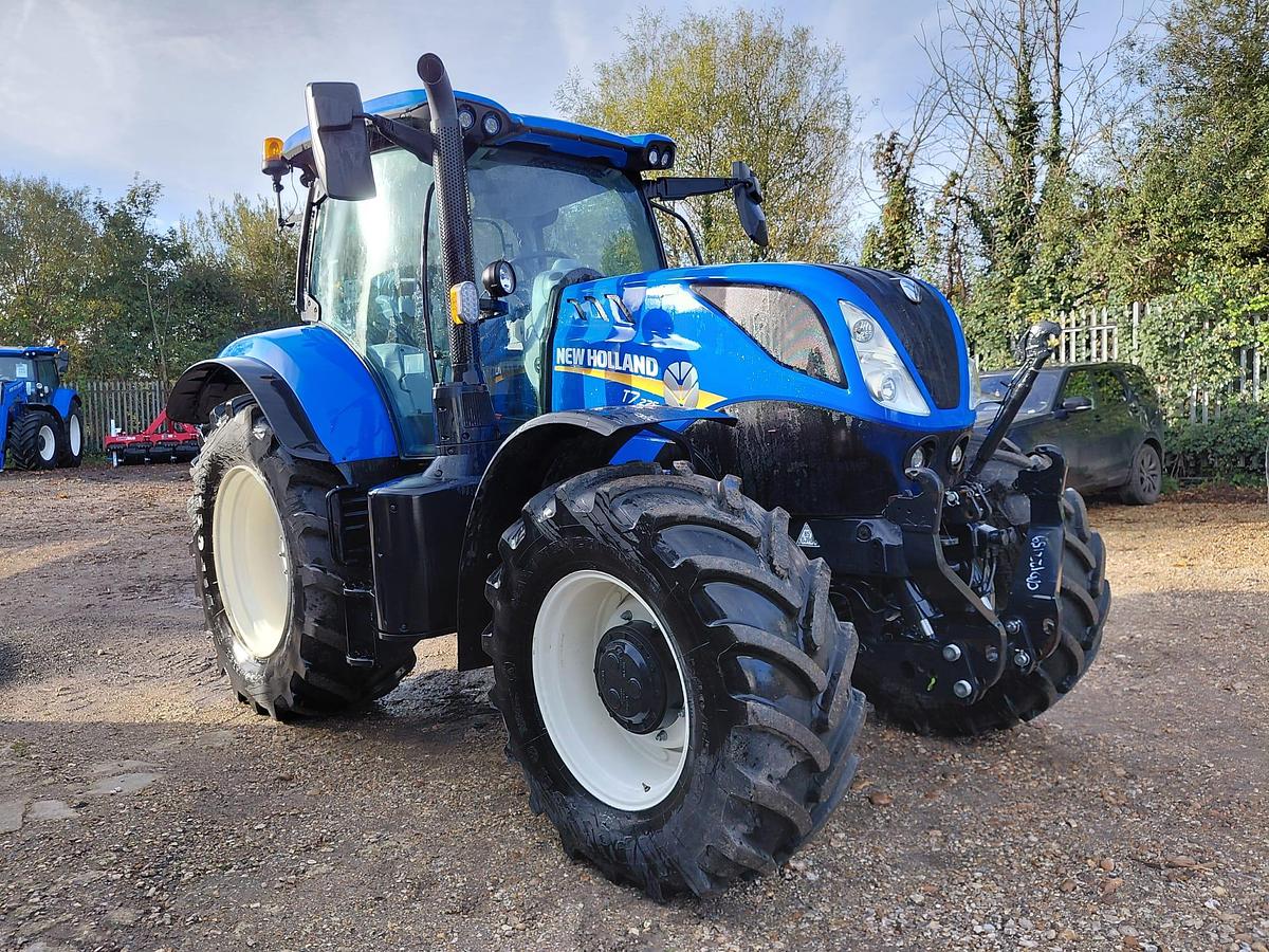 Used 2024 NEW HOLLAND T7.225 AUTO COMMAND