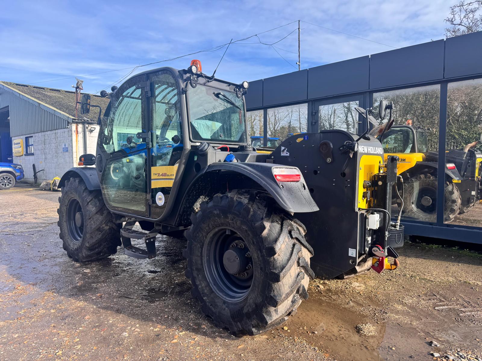 Used 2021 NEW HOLLAND TH7.42 Elite