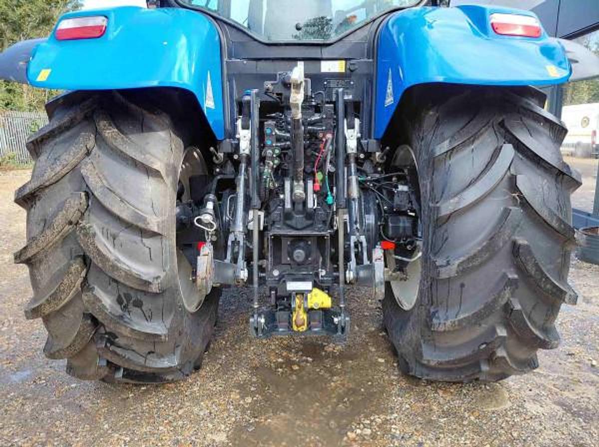 Used NEW HOLLAND T7.210