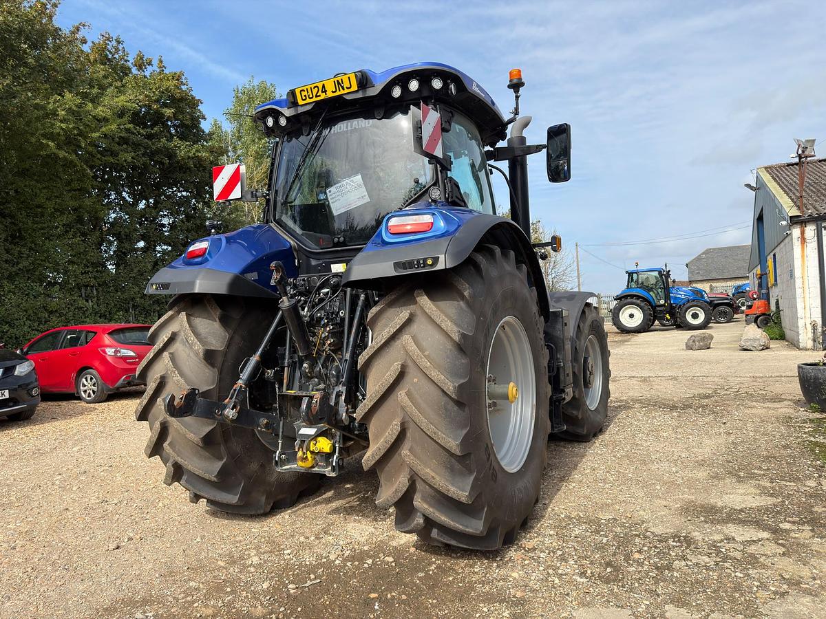 Used 2024 NEW HOLLAND T7.300 PLMI AUTO COMMAND
