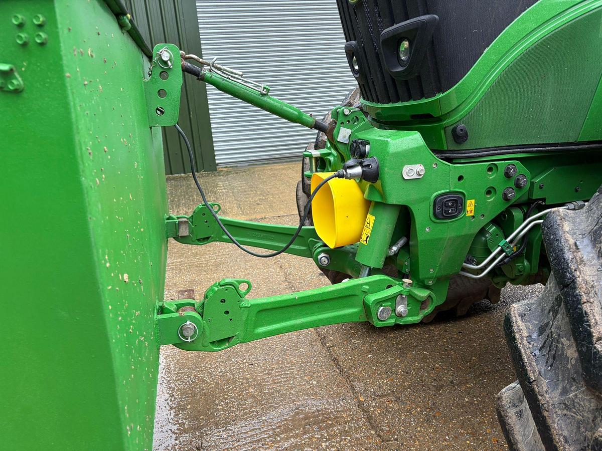 Used 2022 JOHN DEERE 6R215