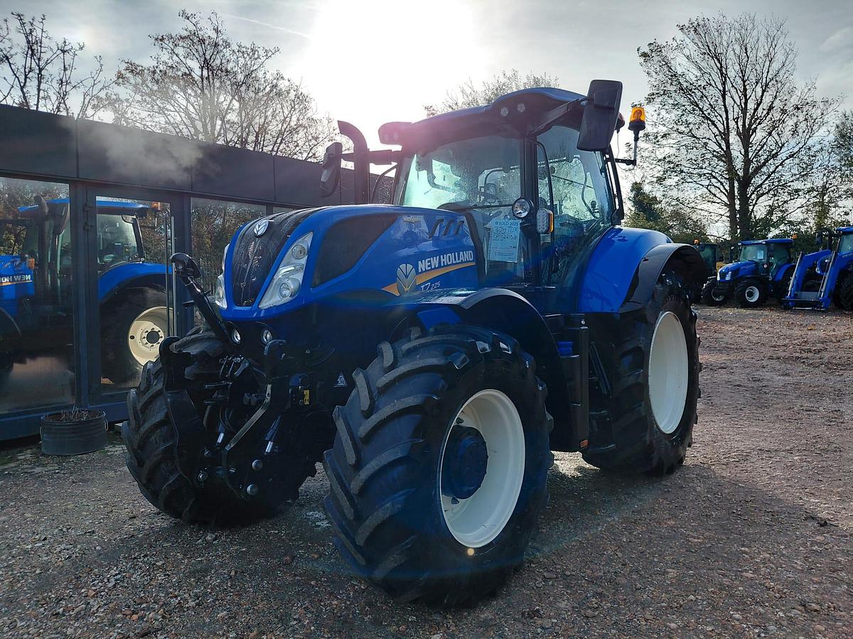 Used 2024 NEW HOLLAND T7.225 AUTO COMMAND