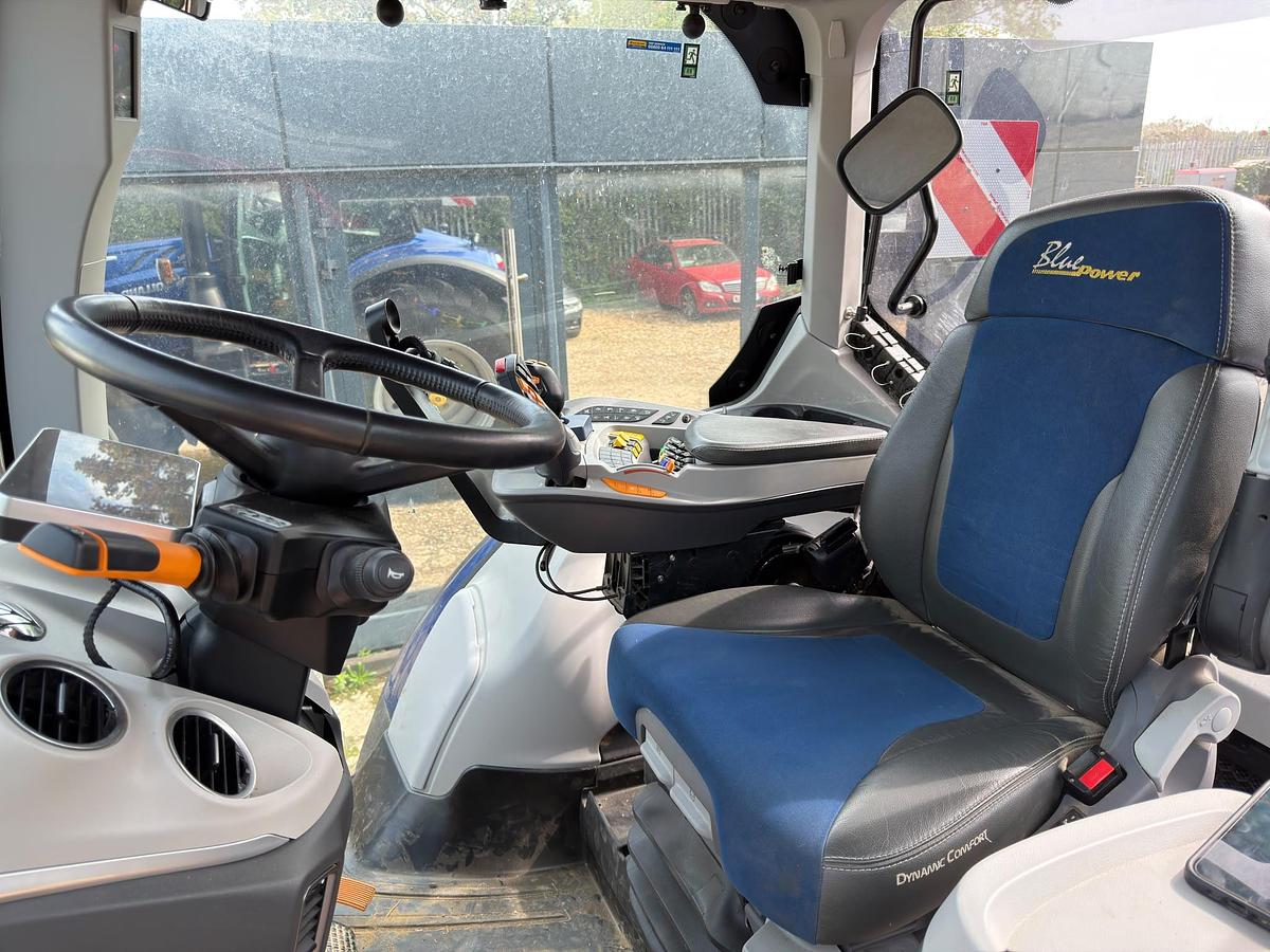 Used 2024 NEW HOLLAND T7.300 PLMI AUTO COMMAND