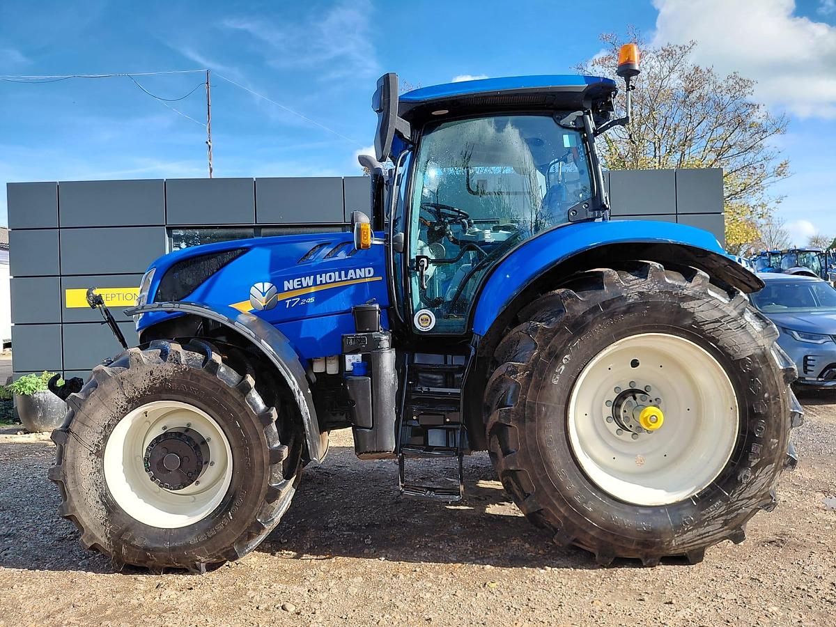 Used 2024 NEW HOLLAND T7.245 POWER COMMAND