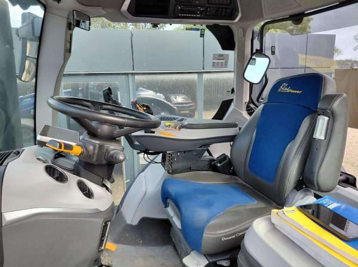 Used NEW HOLLAND T7.315 HD