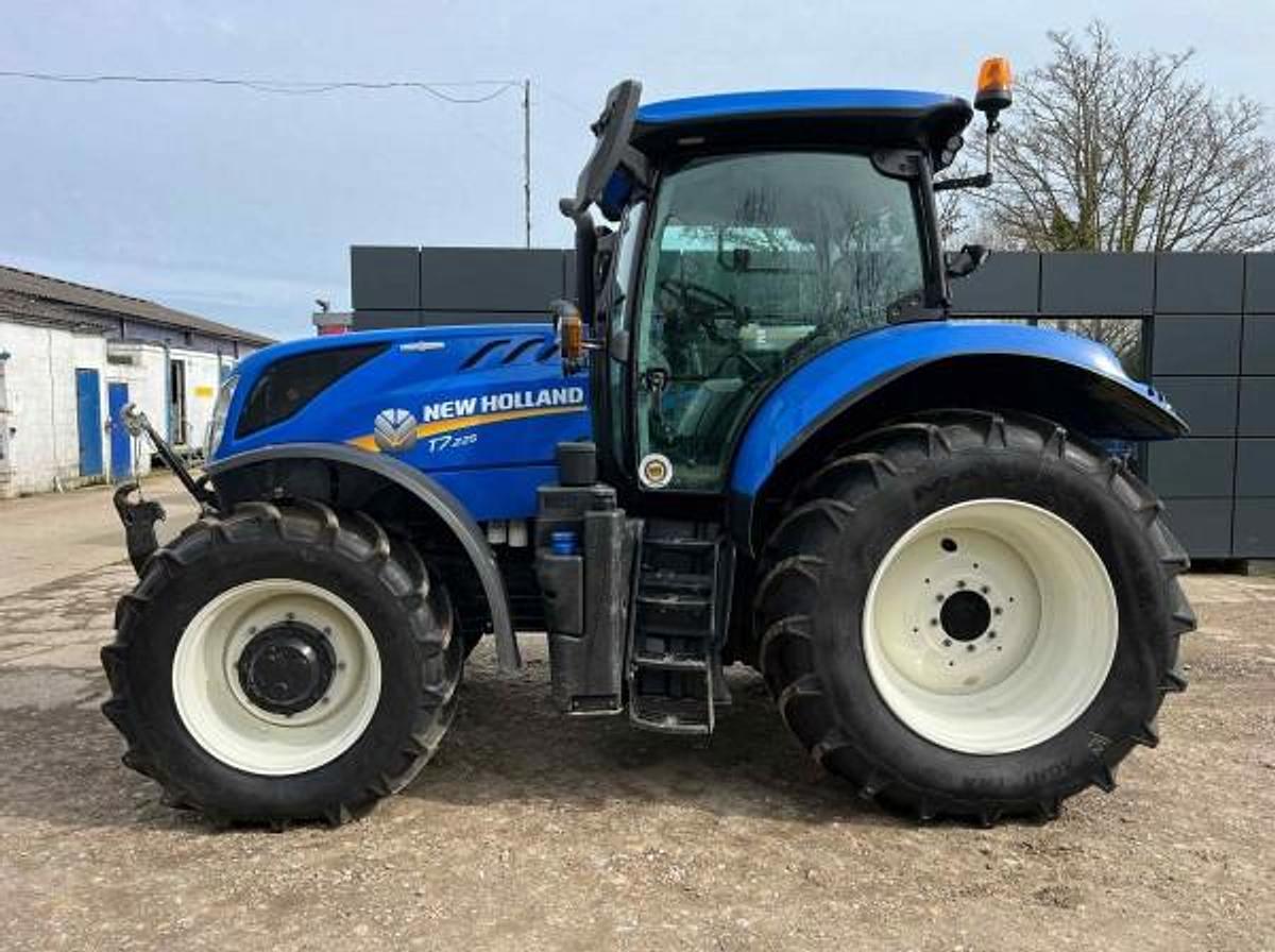 Used NEW HOLLAND T7.225