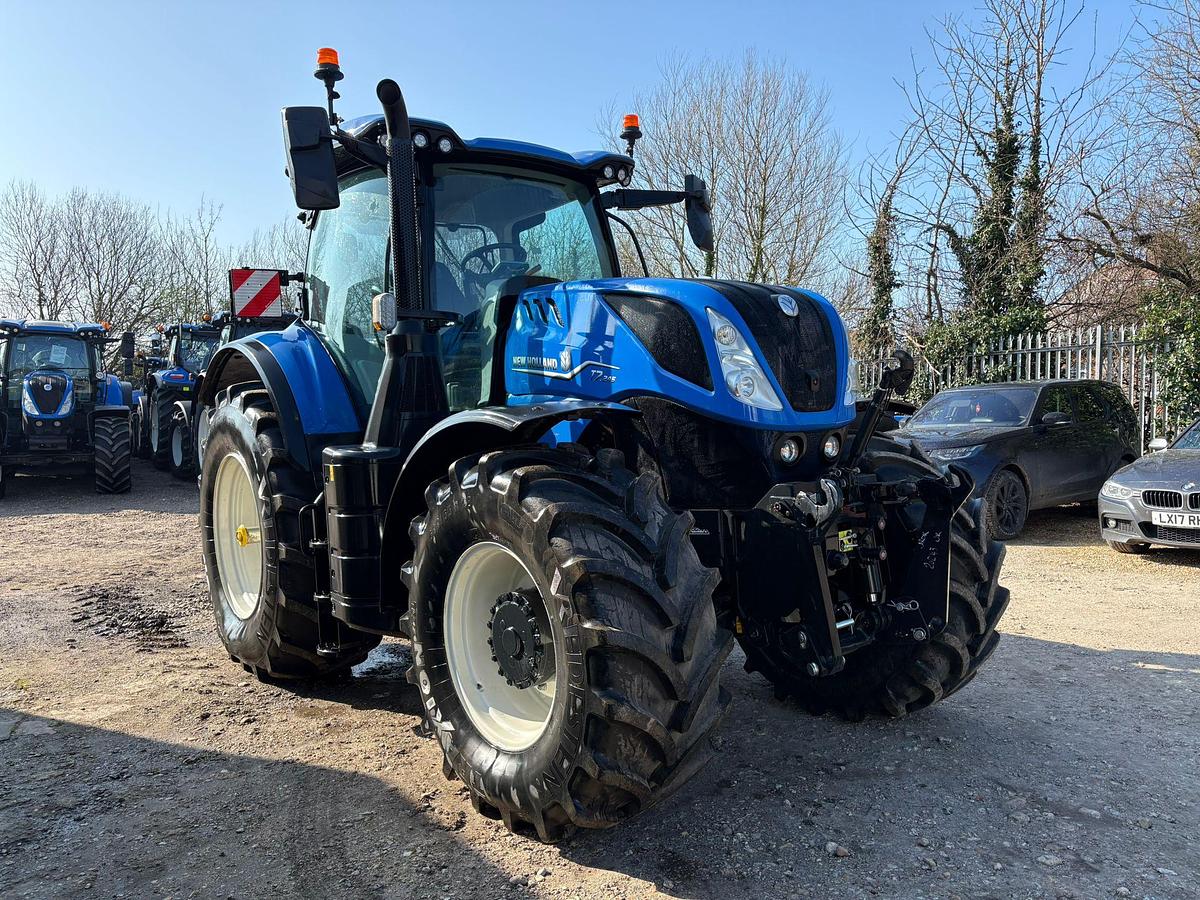 Used 2025 NEW HOLLAND T7.245 POWER COMMAND
