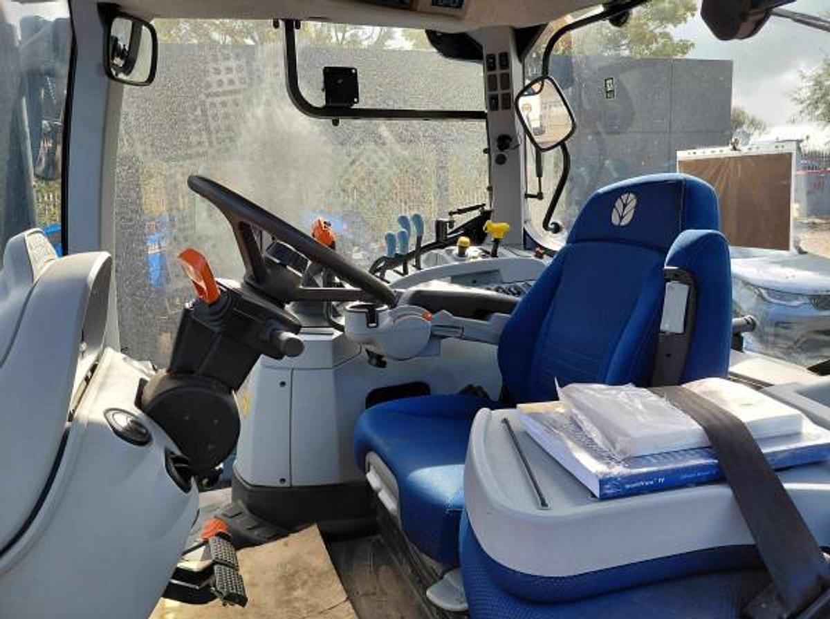 Used NEW HOLLAND T7.210