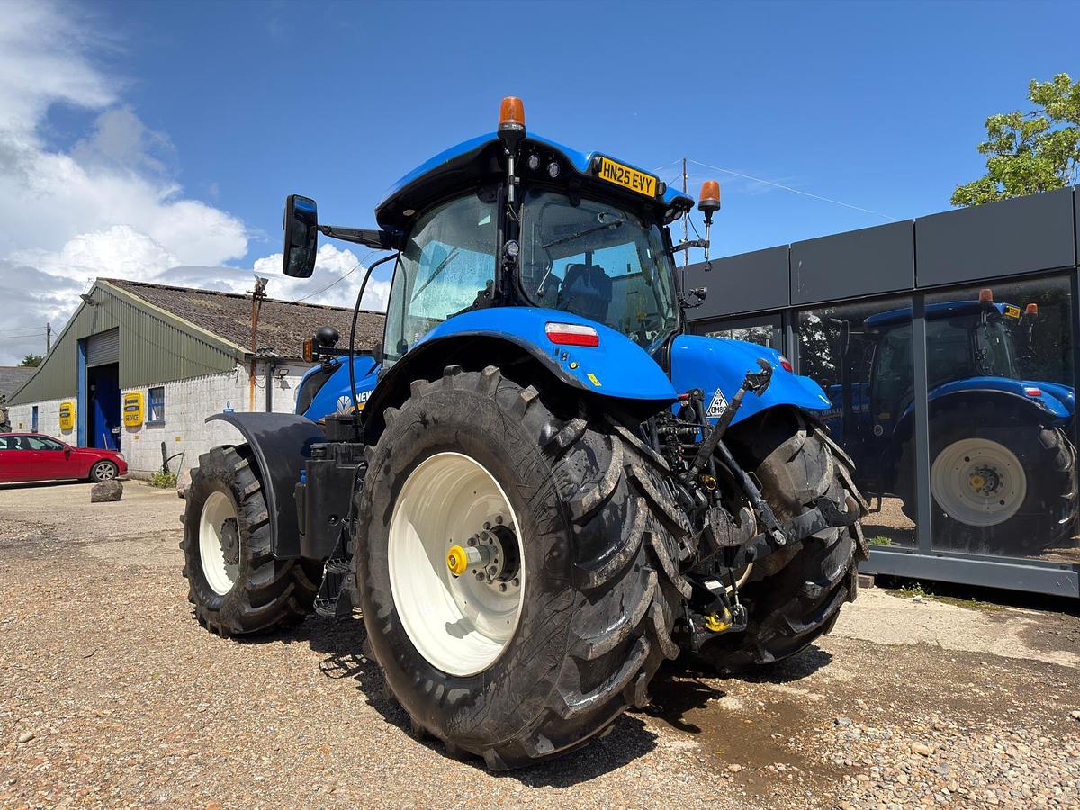 Used 2025 NEW HOLLAND