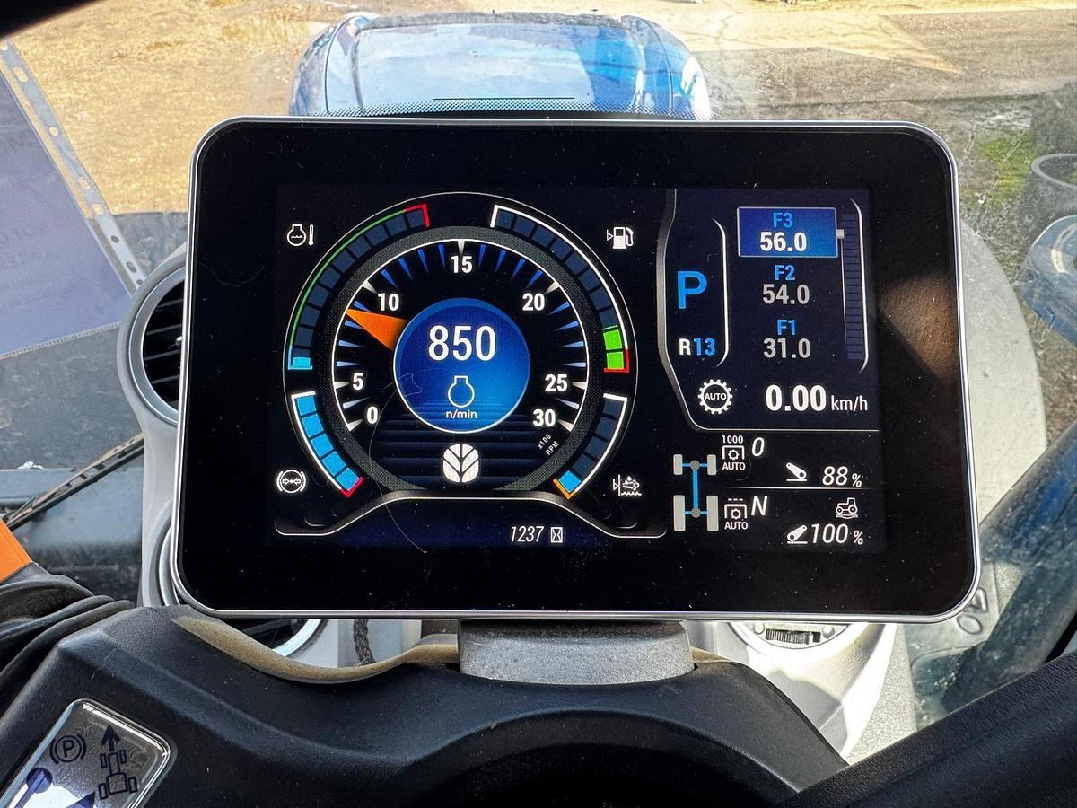 Used 2025 NEW HOLLAND T7.270 AUTO COMMAND