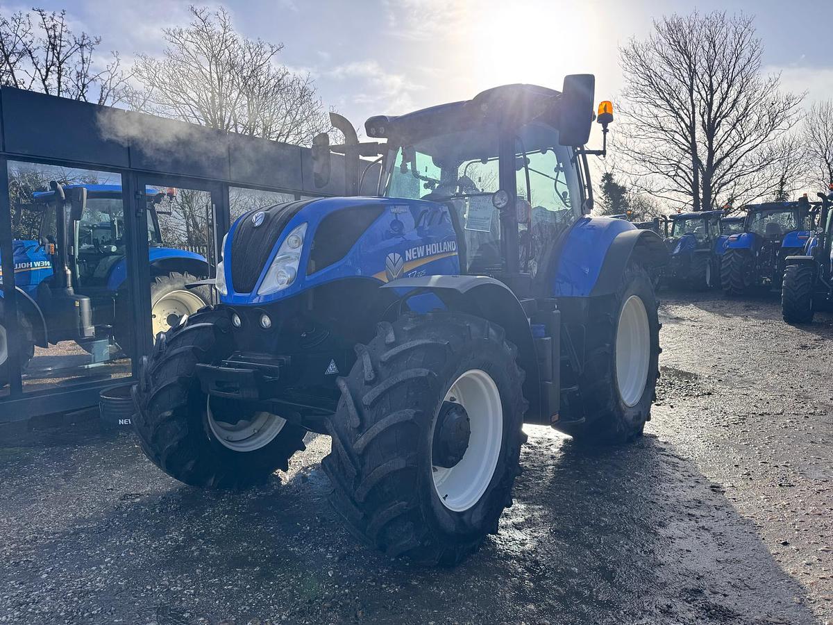 Used 2024 NEW HOLLAND T7.225 AUTO COMMAND