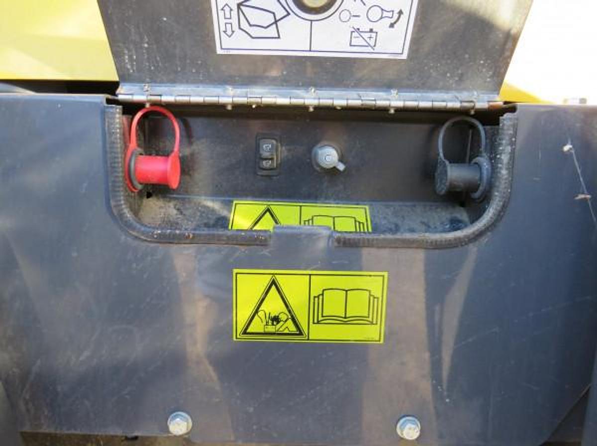 Used NEW HOLLAND W170 D