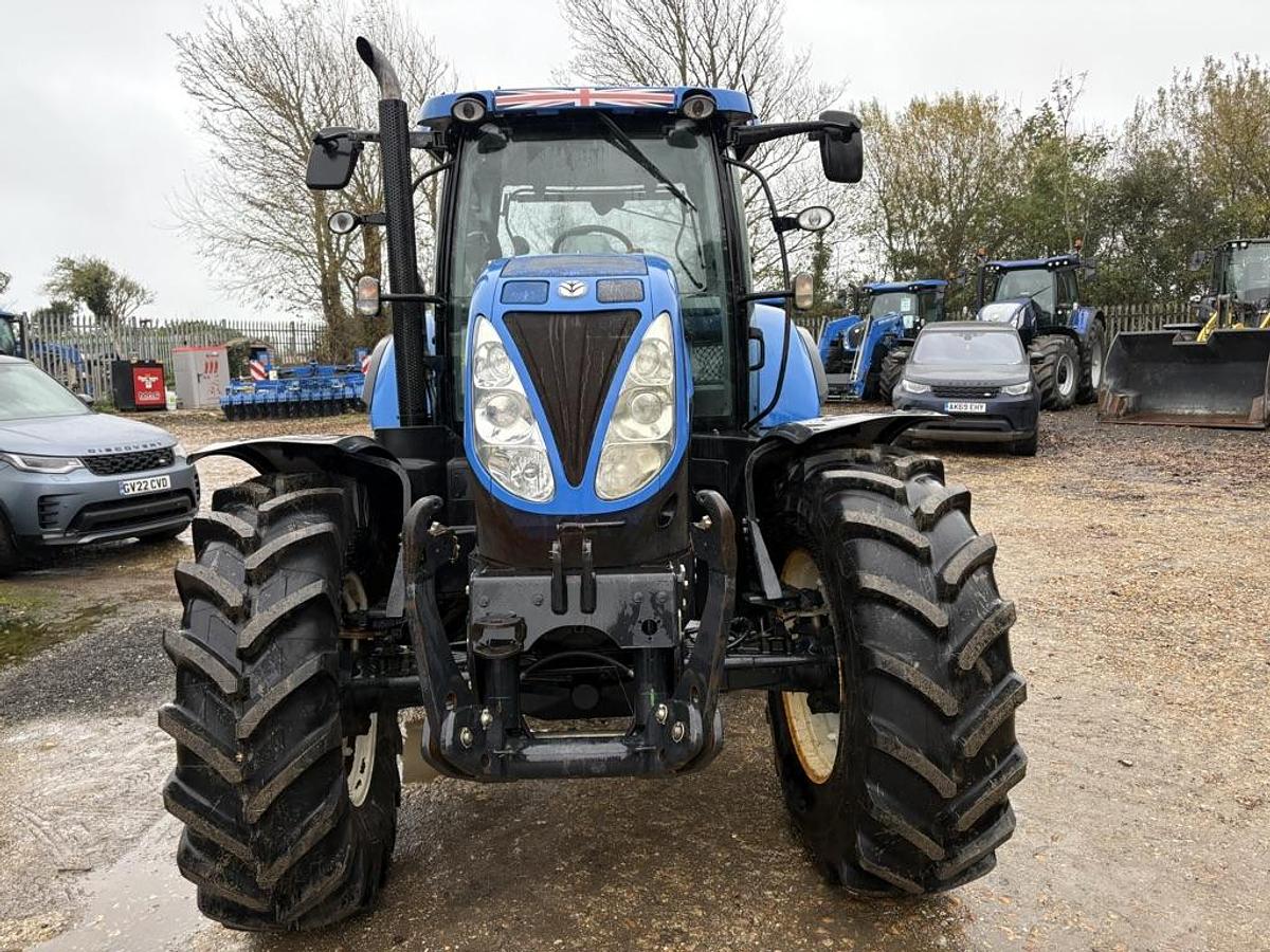 Used 2014 NEW HOLLAND T7.210