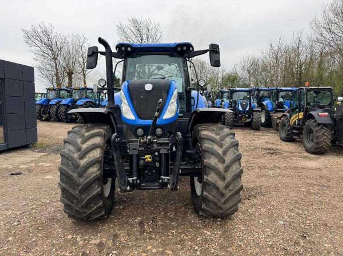 Used NEW HOLLAND T7.270 AUTO COMMAND