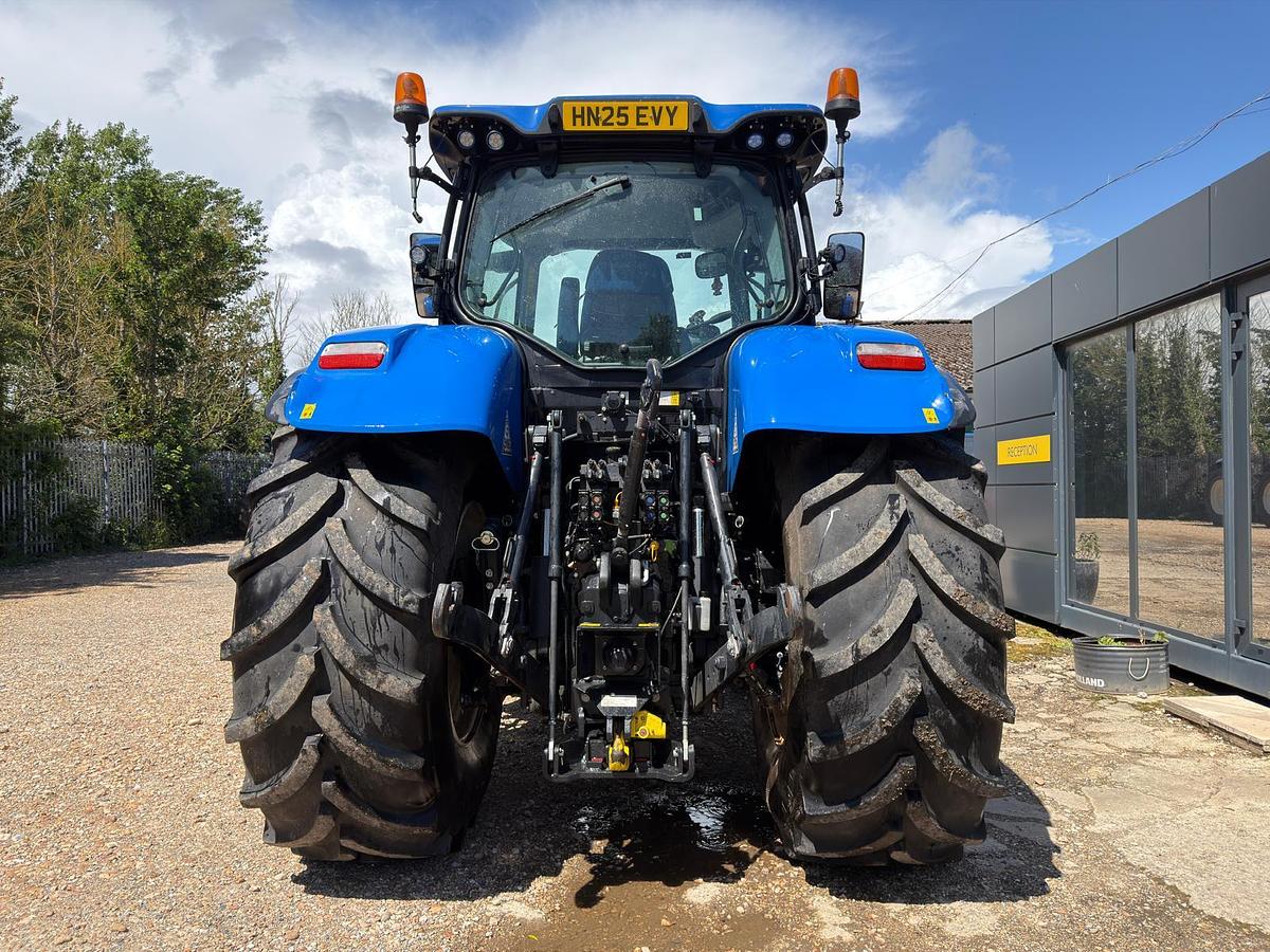 Used 2025 NEW HOLLAND