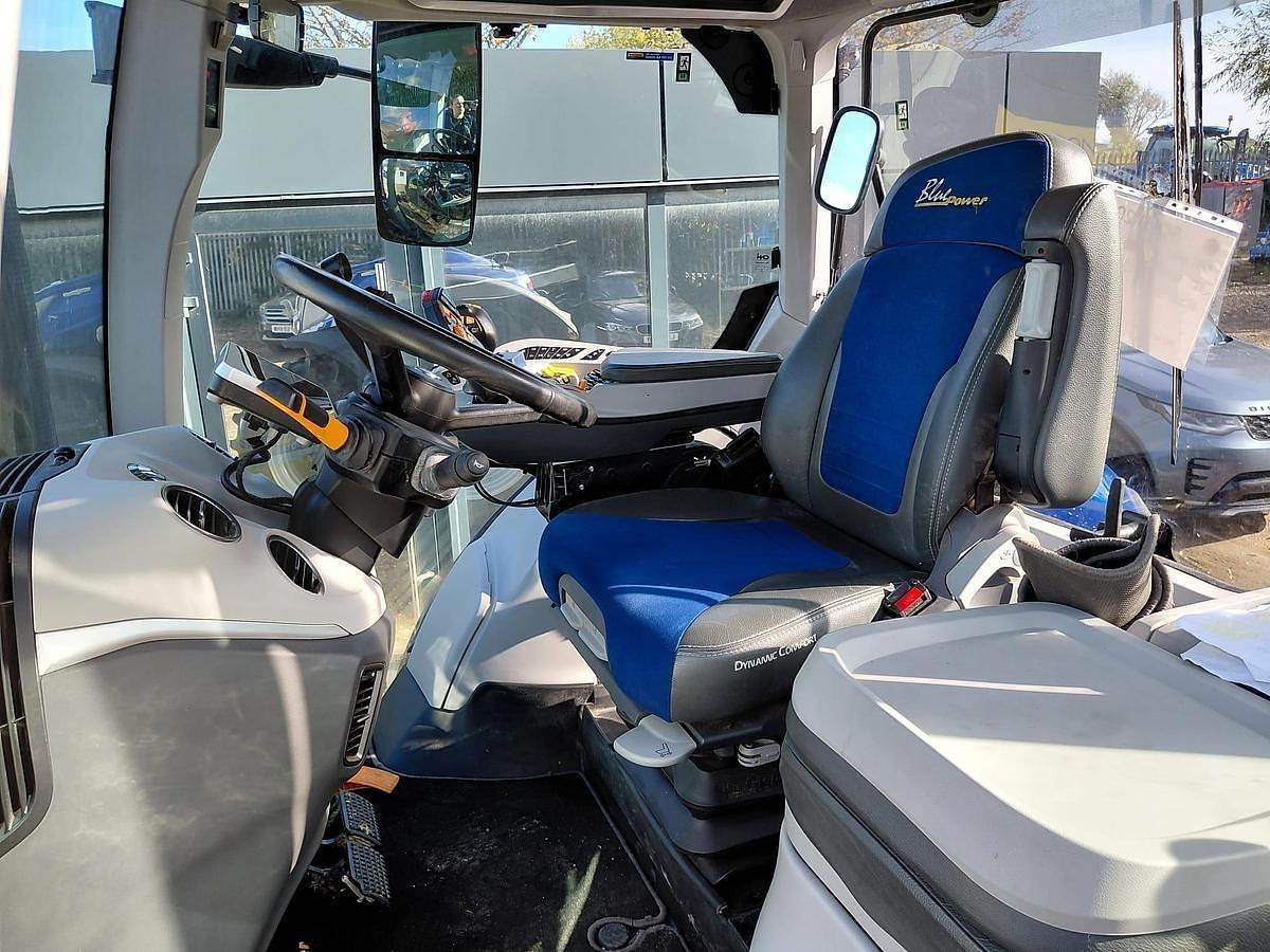 Used 2024 NEW HOLLAND T7.315 HD PLMI AUTO COMMAND