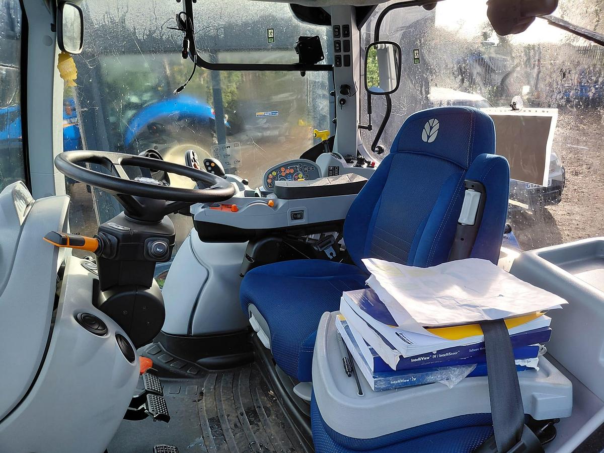 Used 2024 NEW HOLLAND T7.225 AUTO COMMAND