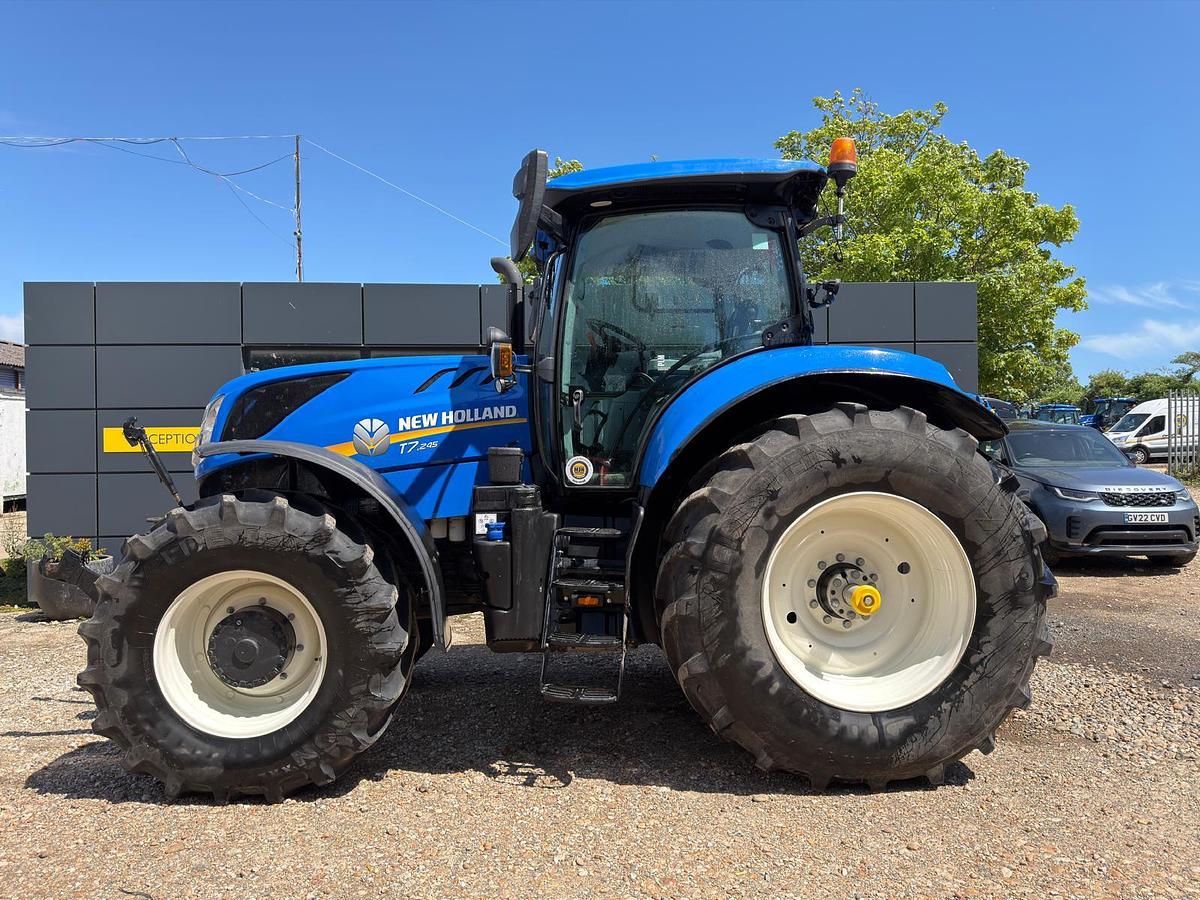 Used 2025 NEW HOLLAND