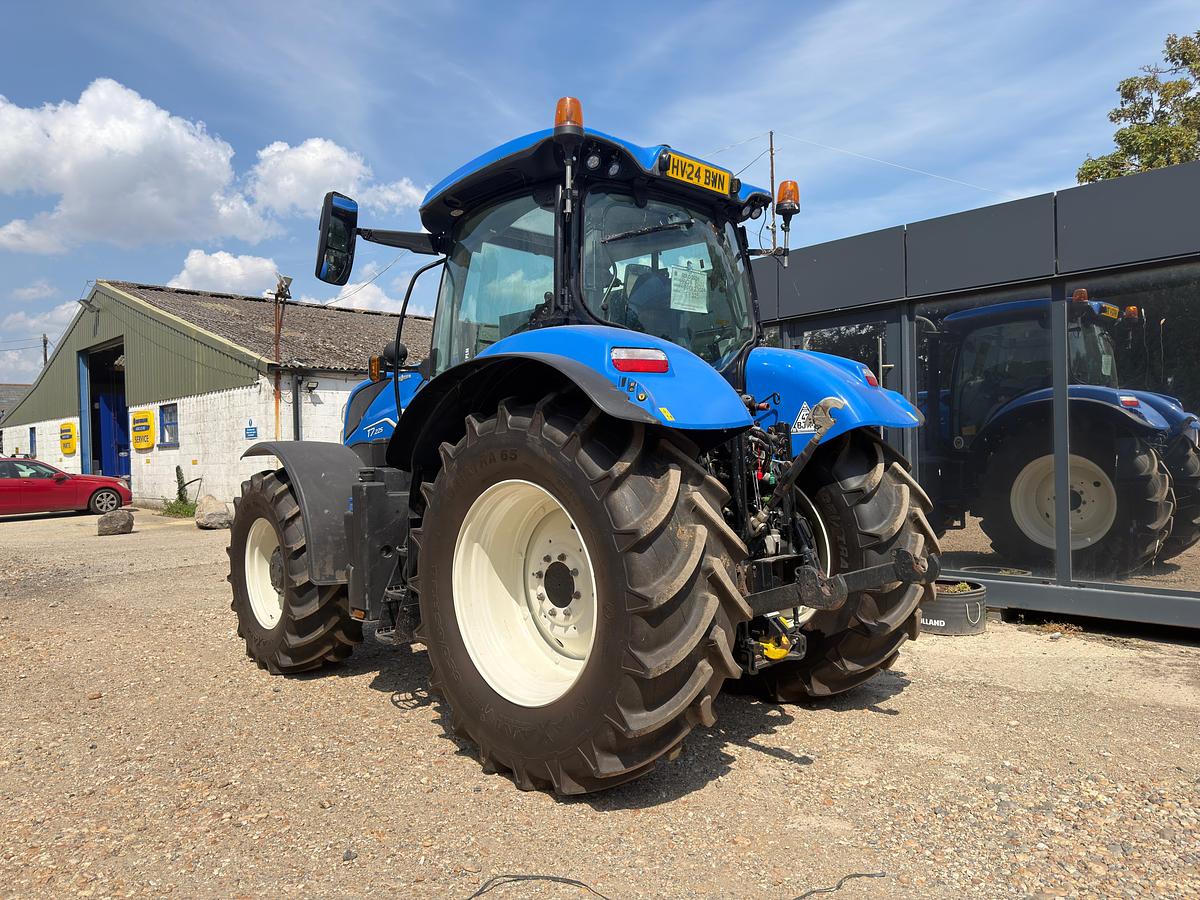 Used 2024 NEW HOLLAND T7.225