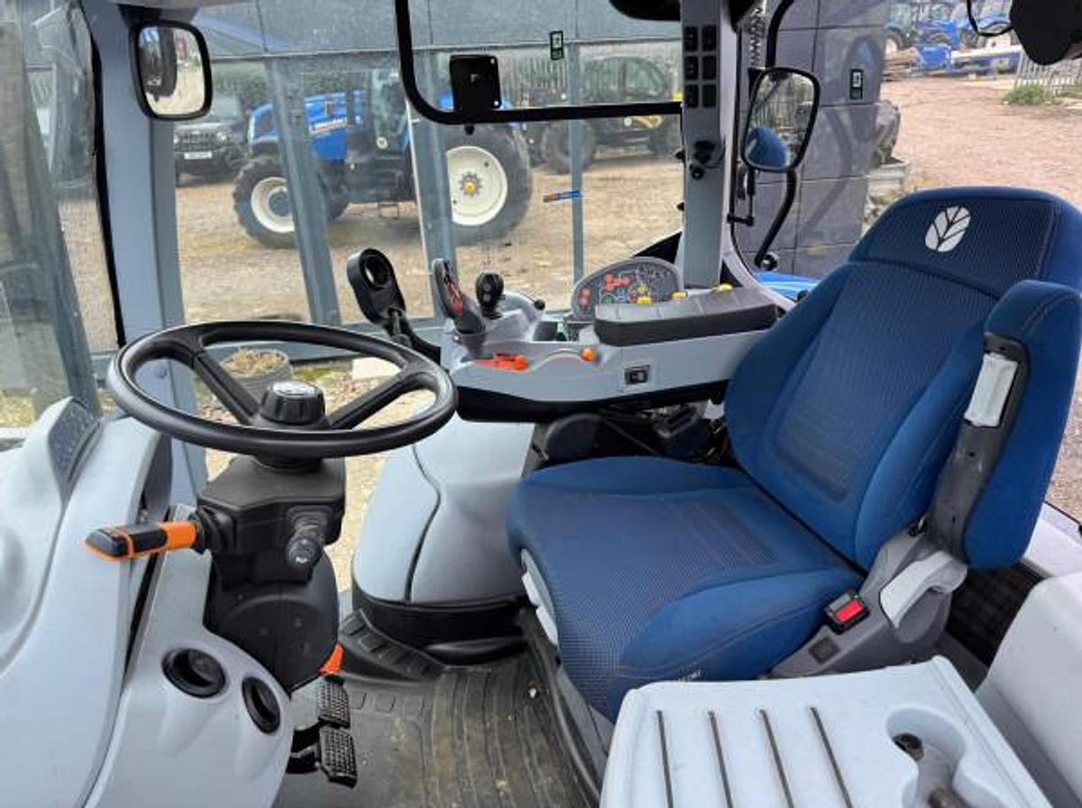 Used NEW HOLLAND T7.270 AUTO COMMAND
